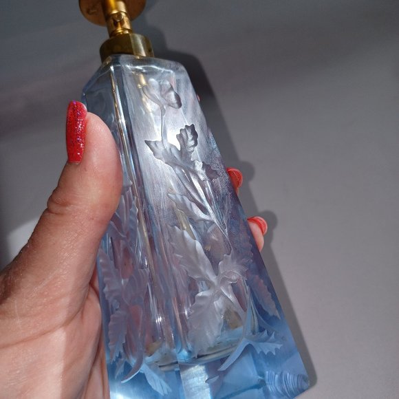 Antique Blue Floral Etched Perfume Spritzer Bottle - Pyramid-like -cat-eye - Picture 10 of 13